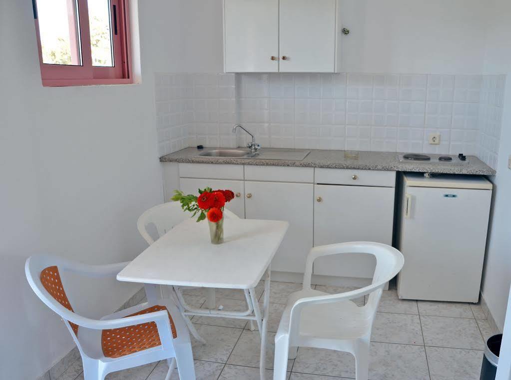 Bona Vista Studios Laganas Extérieur photo